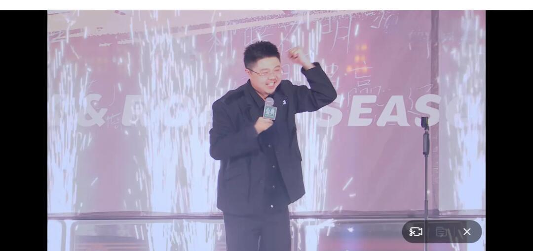 捷克女足破除瓶颈，凭实力夺冠！