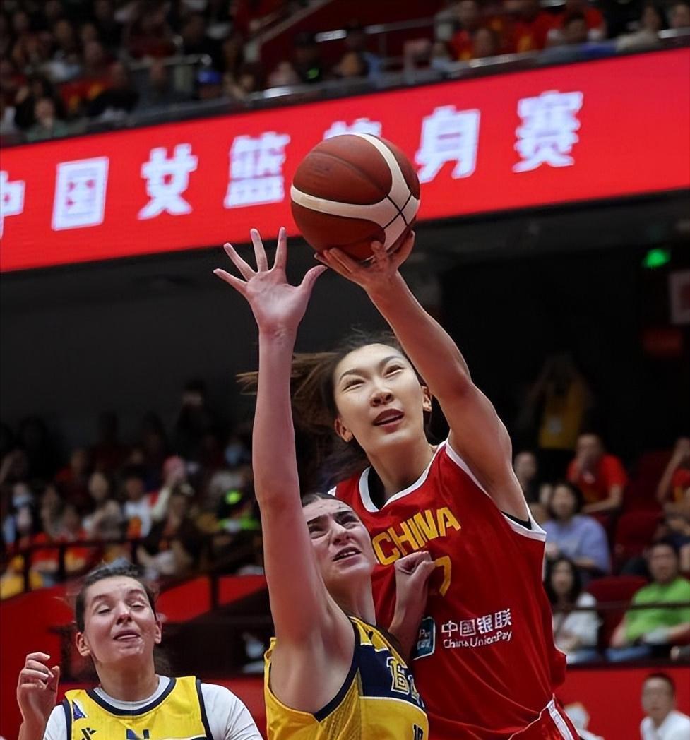 包含奥地利女足球员因伤退出，对球队阵容造成影响的词条