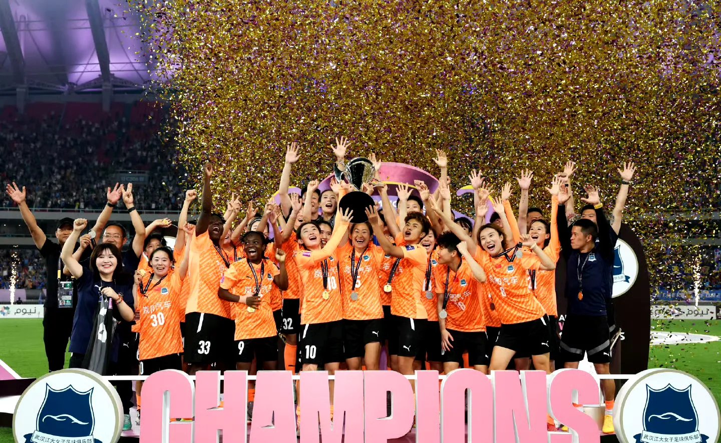 包含女足国际邀请赛：东南亚强队抵达的词条