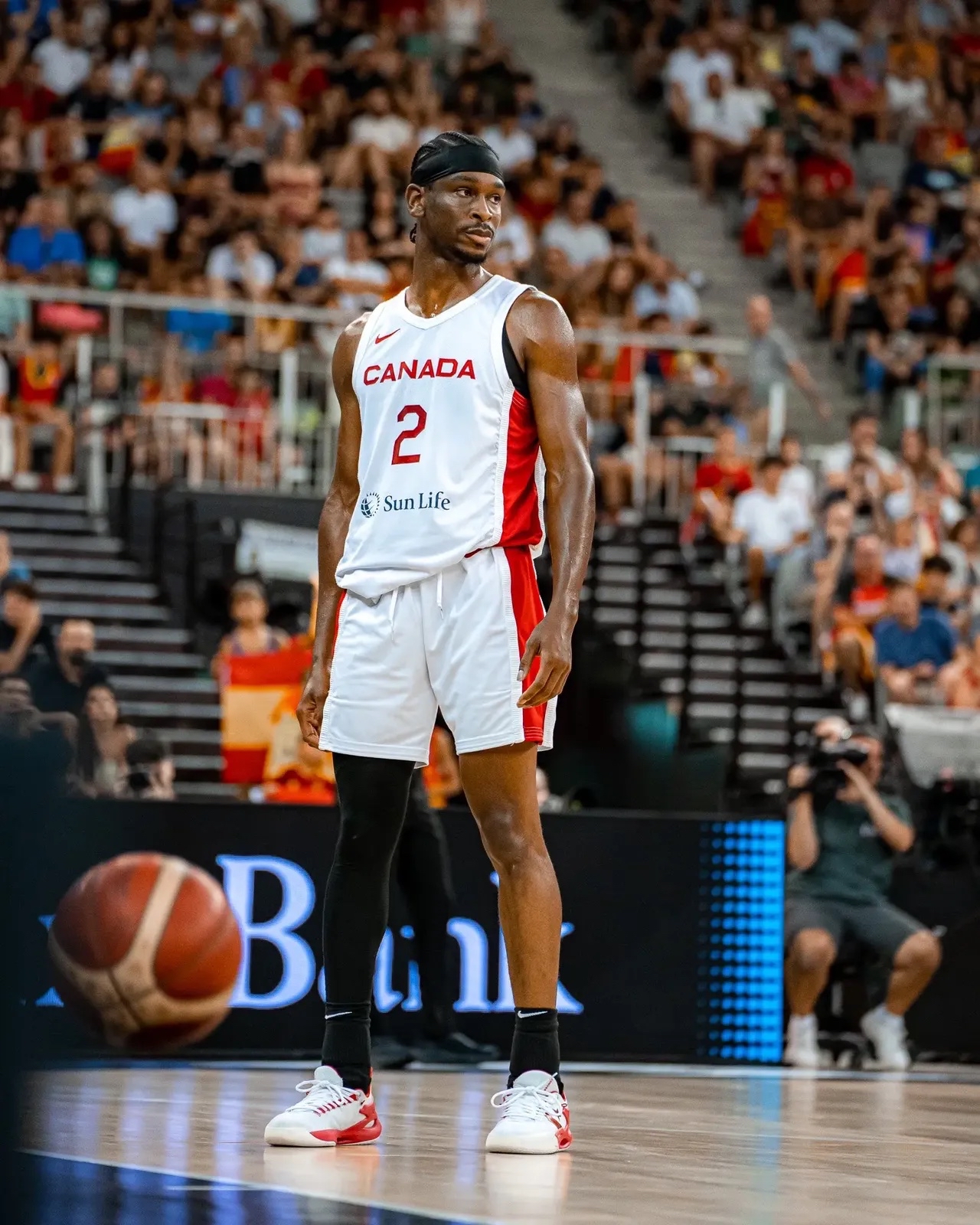 加拿大球队在与对手对战时展现出了强劲实力