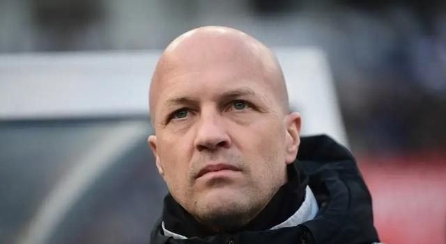 关于深圳佳兆业客场惨败,需要调整战术思路的信息 关于深圳佳兆业客场惨败,需要调整战术思路的信息