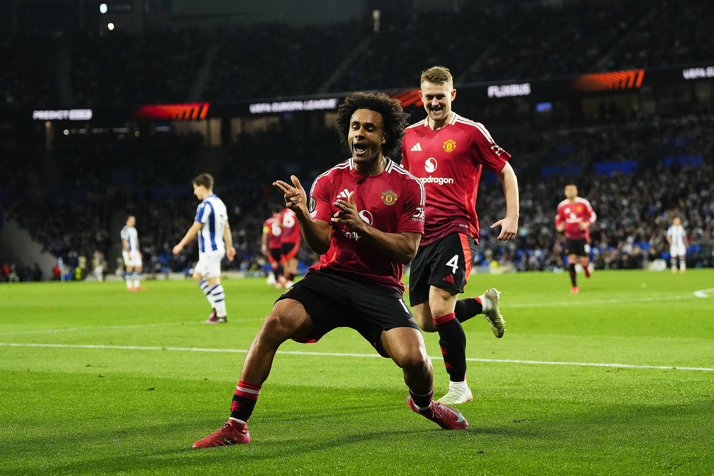 曼联险胜晋级欧联杯淘汰赛,豪取三分 曼联险胜晋级欧联杯淘汰赛,豪取三分