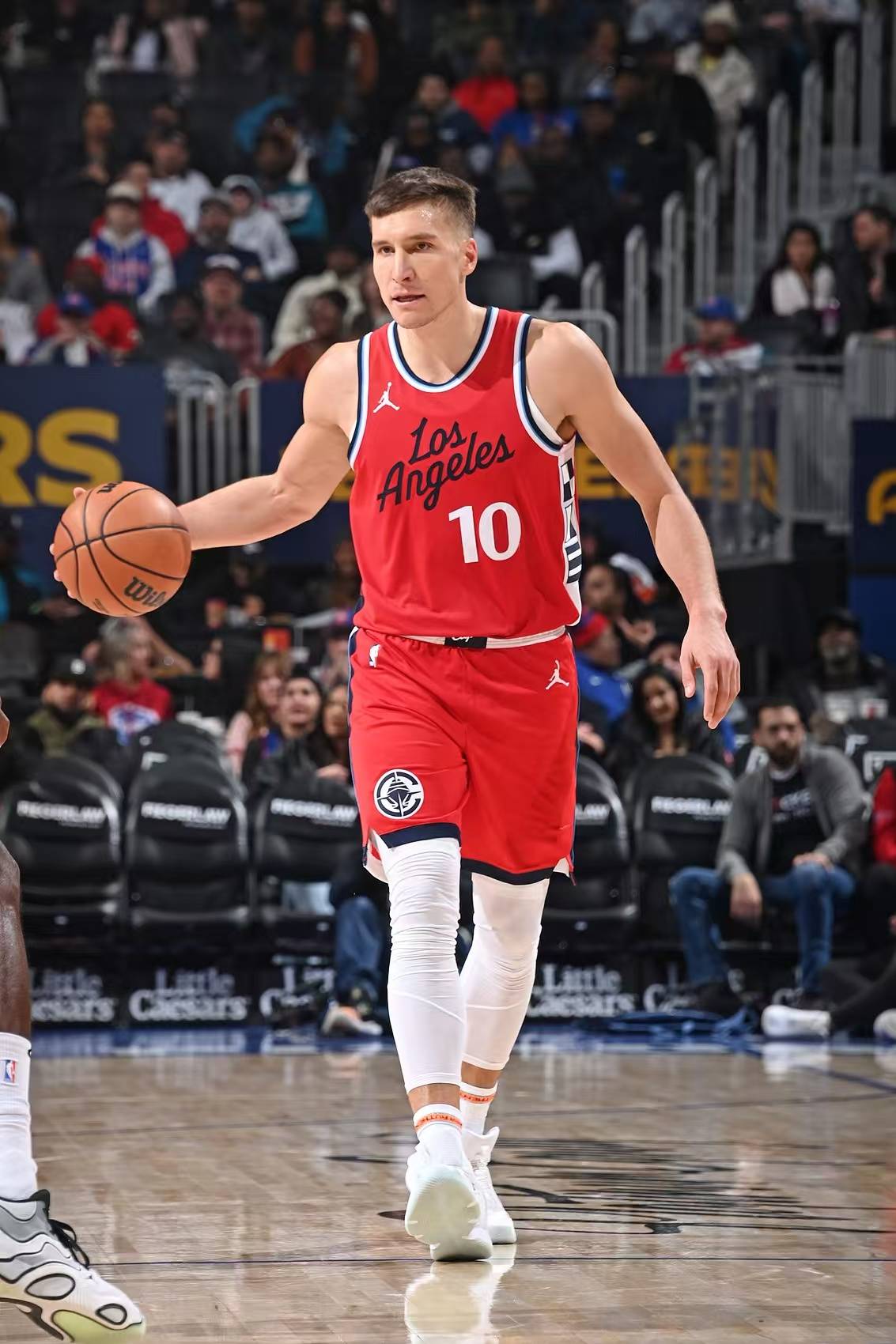 星空体育官方-快船外线射手发挥出色，成为球队赢得胜利的关键的简单介绍