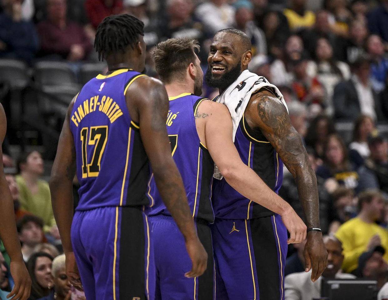 湖人击败国王,取得四连胜 湖人击败国王,取得四连胜